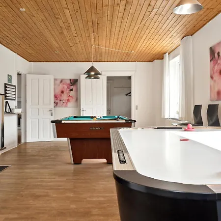 Holiday home Beautiful Home In Orum Djurs With Kitchen