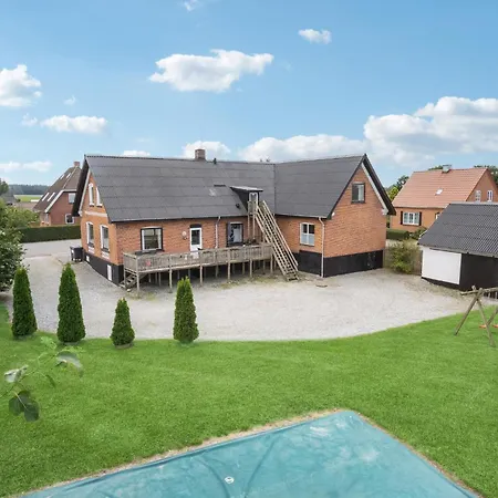 Holiday home Beautiful Home In Orum Djurs With Kitchen *
